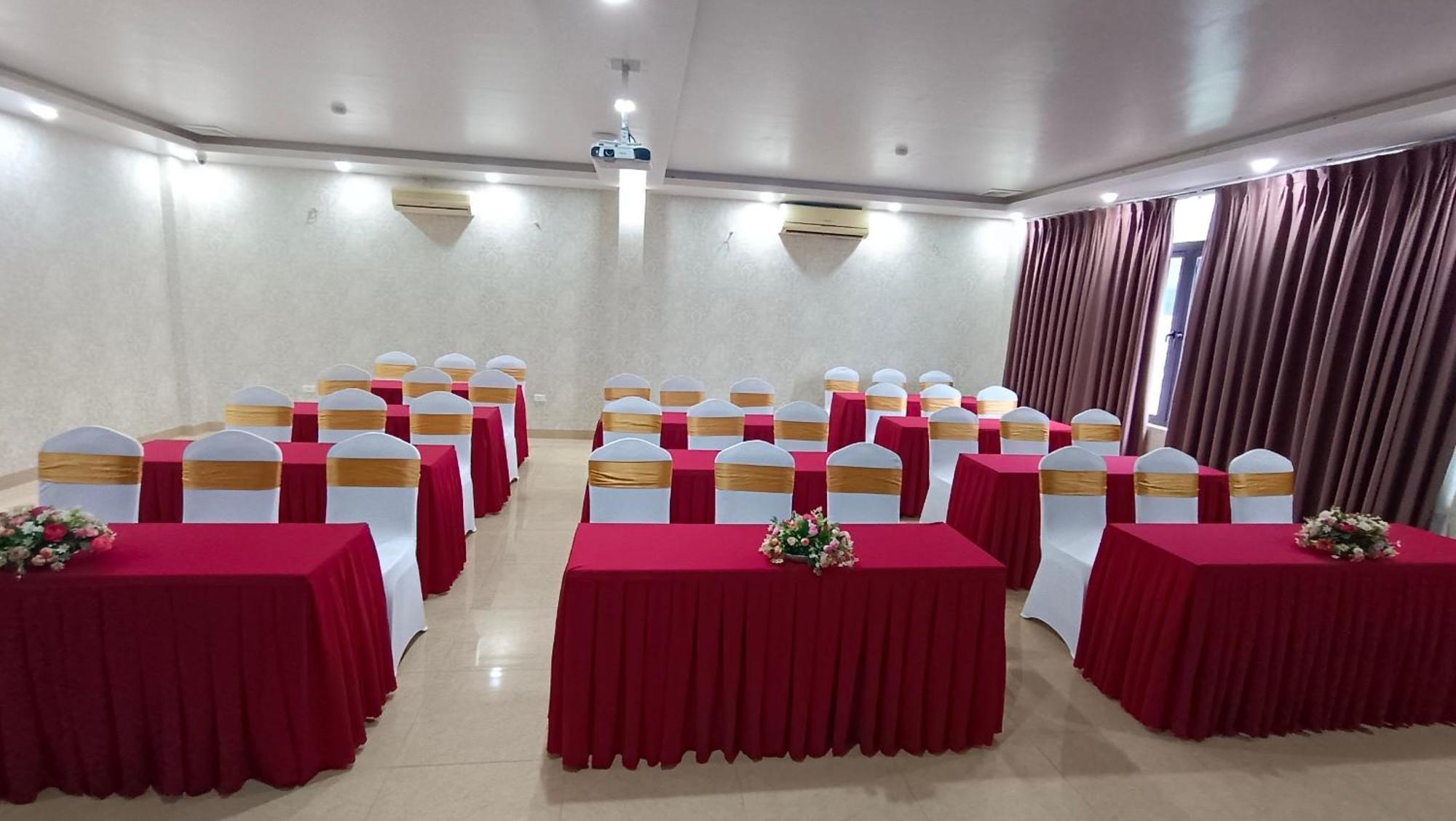 Galaxy Grand Hotel Son La Exterior photo